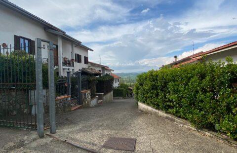 Appartamento semi-indipendente in vendita Via Dell’Eschio, Valentano località Cancelletto – Valentano