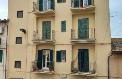 Ampio appartamento via Roma , 75 – Capodimonte