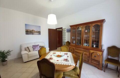Appartamento trilocale Capodimonte, Via Roma